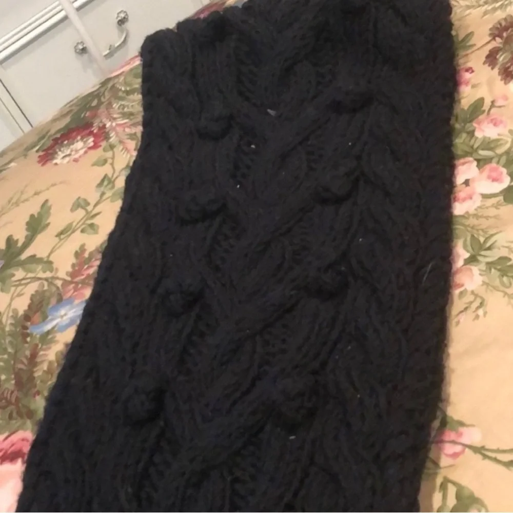 Jcrew Black Hand knit heavy scarf